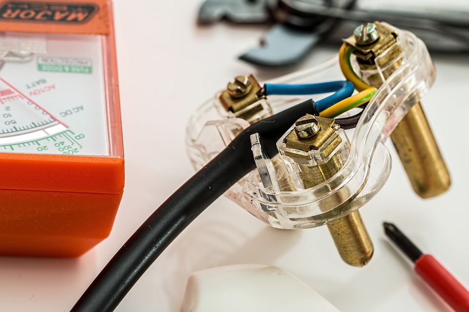 Carry Out Electrical Maintenance Safely With Our Electrician Courses