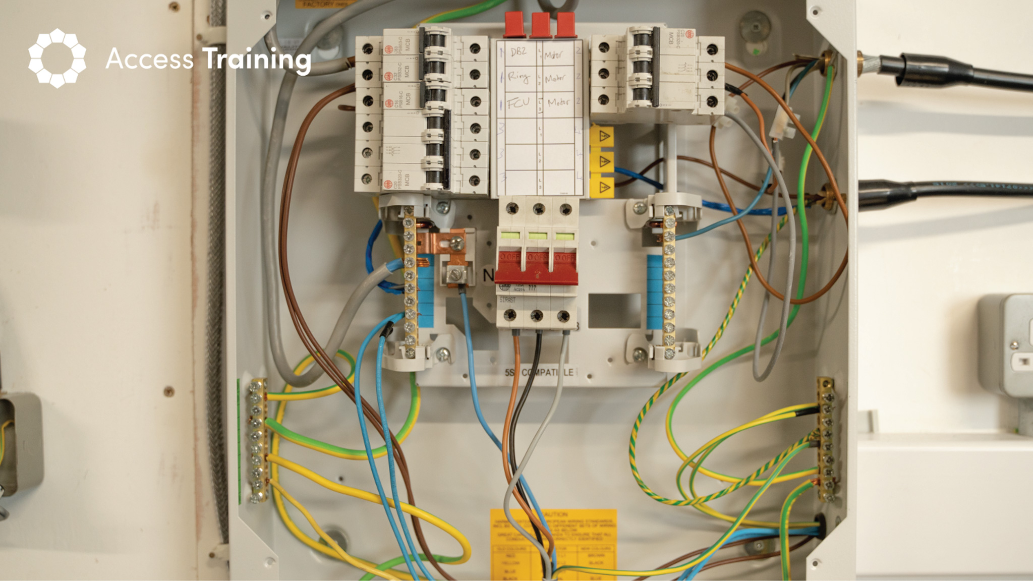 Do Electricians Have to Be Registered?
